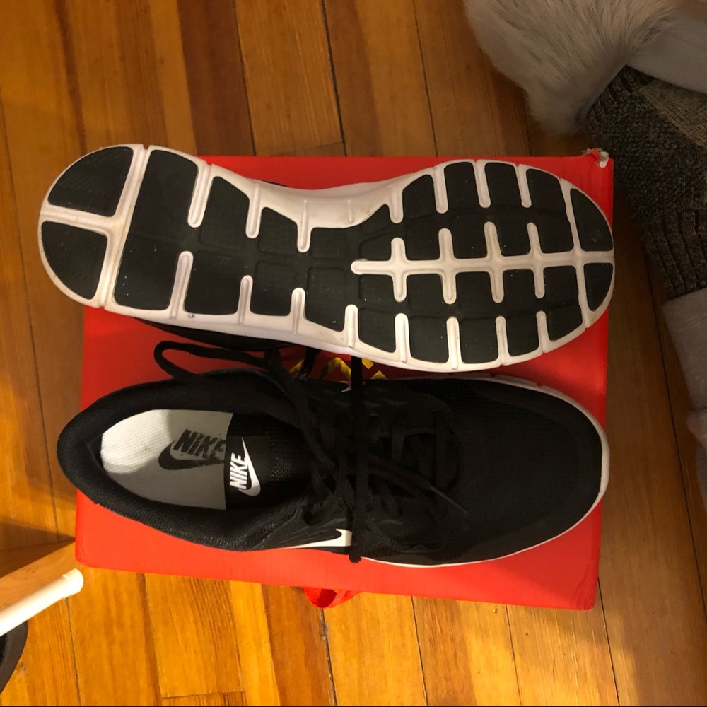 millenium nike black